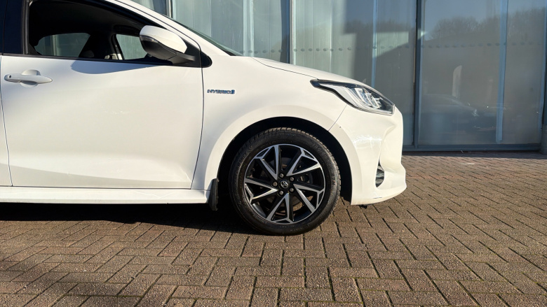 Toyota Yaris 1.5 Hybrid Design 5dr CVT Hybrid Hatchback